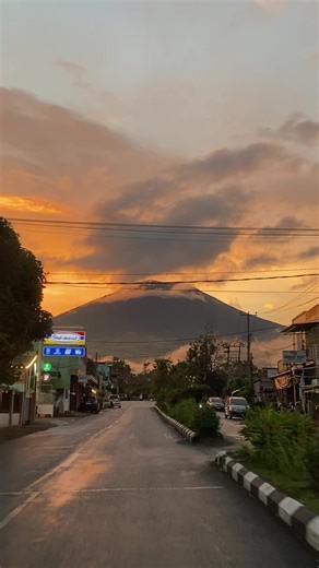 Gunung dempo di sore hari#creatorsearchinsights #pagaralam #gunungdempo