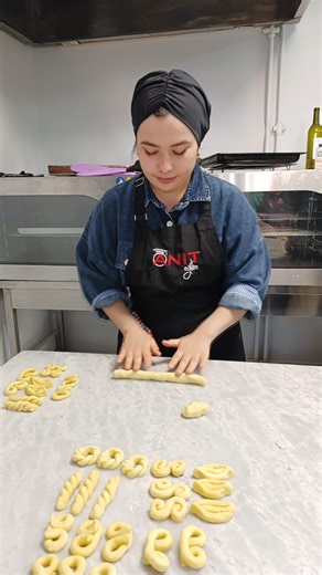 Aşçılık | Pastacılık | Çikolata Eğitimi on Instagram: "Bizim terapimiz 🍰🧁🎂❤️ #aşçılıkeğitimi #pastacılıkkursu #pastacılıkeğitimi #aşçılıksertifikası #aşçılıkkursu"