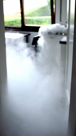 Faszinierende Experimente mit Trockeneis und Chemie
