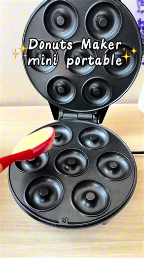 Mini Donut Maker: Portable Baking Fun