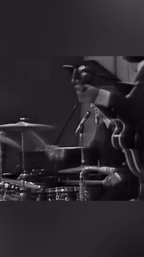 The Beatles – I Wanna Be Your Man Live video from Palais des Sports, Paris, June 20, 1965. Audio replaced with Live at the BBC, March 30, 1964. #thebeatles #johnlennon #paulmccartney #georgeharrison #ringostarr #60smusic | cloud beatles
