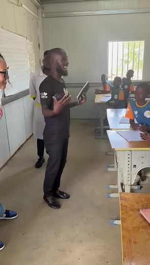 visita importante às zonas Recônditas em Luanda, no Projeto Atos, com a @elsa_carrinho 🙏💓