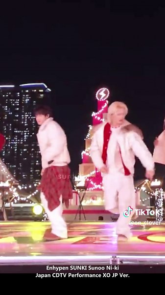 SUNKI during Enhypen's Japan CDTV Performance, performing XO JP version. SUNKI look so cozy in their outfits and they look so good together in one frame. 🥹 #sunki #sunoo #ni_ki #enhypen #kpop