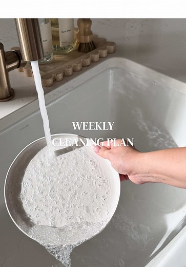 Your weekly cleaning checklist 🫧 all products I use are always 🔗d on my cleaning essentials list #cleanwithmemotivation #cleanwithme #cleaningtips #cleaninghack #springcleaning