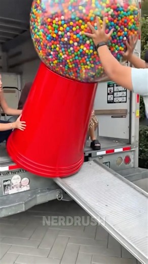 They DROPPED the gumball machine😱😂