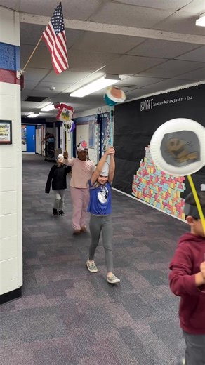 Ms. Roberts’ first grade treated the school to an early Thanksgiving Day Parade! | Lincoln School of Science & Technology
