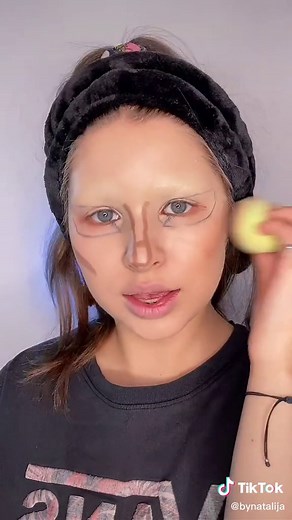 Cleo de Nile Monster High Makeup Tutorial