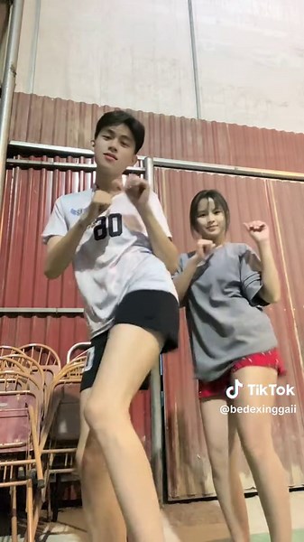 Video của hết bede thì đổi tên💩 (@bedexinggaii) với bản nhạc nhạc nền - 𝘿𝘼𝙆 𝙈𝙪𝙨𝙞𝙘 ✈️