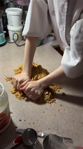 Did anyone need Noon Nokhodchi for Nowruz? Mine are especially hand-made with love! 🥰🤗🥰 I’m