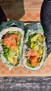 🍣🌯 ¡Mira cómo preparamos este Pokeburrito irresistible! 🤤 Cada ingrediente es fresco, cada bocado es puro sabor. Si te encanta el sushi, pero quieres algo sano, práctico y antojable, ¡esto es para ti! 😍✨ 📍 Ven por el tuyo hoy o pídelo a domicilio. 🚀 #PokeBurrito #Irresistible #FreshAndTasty #TampicoFood #FoodieMx #ComidaDeliciosa | PokeBurrito
