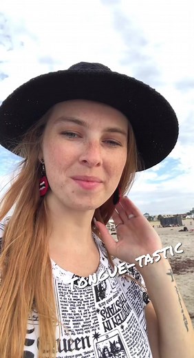 Beach day! #tonguetok #tonguechallenge #tonguesplit #tonguetalk #longtongue #longtonguechallenge #tonguetastic