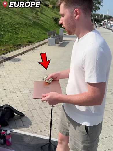 spray paint my laptop 💻#sparypaint #laptop