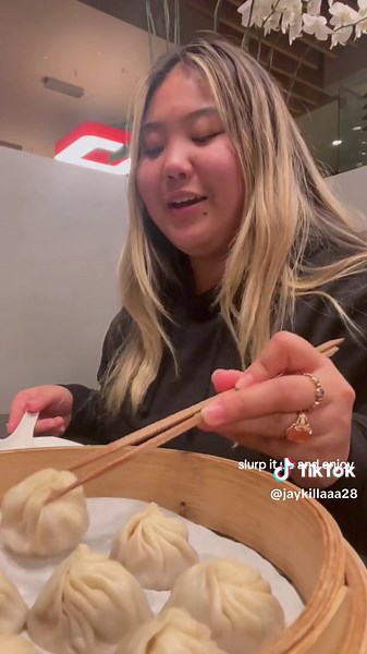 Bubbies First Time at Din Tai Fung: A Delicious Culinary Adventure