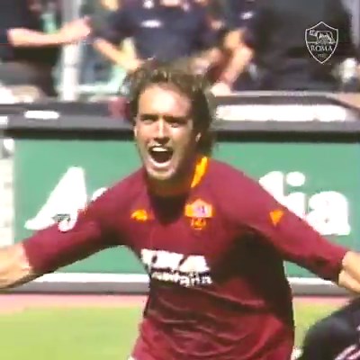 #OnThisDay in 2001... 🇮🇹 AS Roma Campione d'Italia 💛❤️ | AS Roma