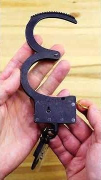 How to open real handcuffs with a toothpick #lifehacks