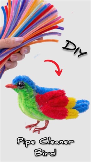 Easy pipe cleaner bird making | parrot #pipecleanercraft #diy #craftycookingqueens