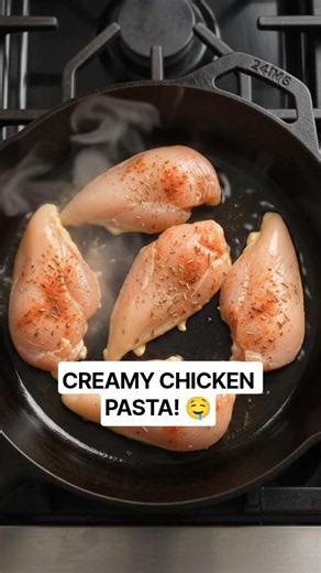 Creamy Garlic Parmesan Chicken Pasta in Minutes! 🍝🔥