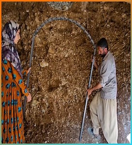 Helping a nomadic mother — working even harder to build a mountain shelter, the nomadic lifestyle | Iranian Lifestyle