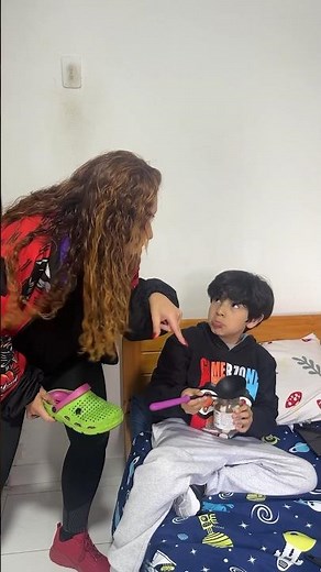 THE FLIP-FLOP TEACHES ME TO EAT LESS CHOCOLATE 🍫 😂😅 #humor #mamalatina #comedy