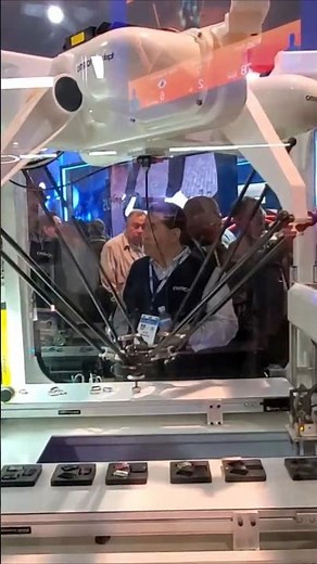 Omron Delta Robot Performs Pick and Place