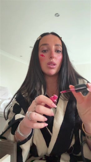 Essential Travel Makeup Bag Must-Haves