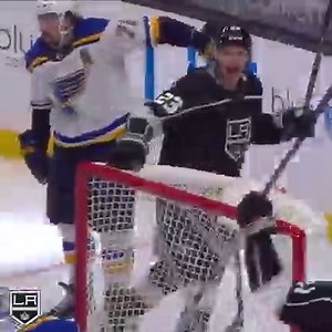 Brown gives the Kings the lead on the power play 🎉 | LA Kings