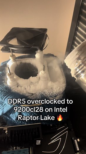 DDR5 Overclocking to 9200CL28 on Intel Raptor Lake