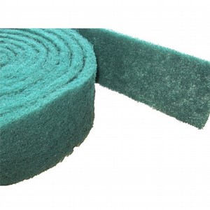 [Hot Item] Good Softness Abrasive Scouring Pad Roll on The Surface of Wood