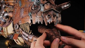 Studson Studio 将垃圾变成哈尔的移动城堡模型