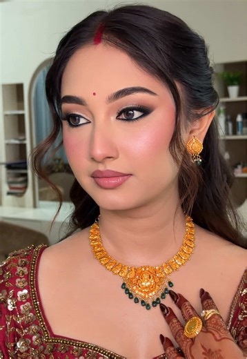 Classic Glam Looks for a Memorable Night