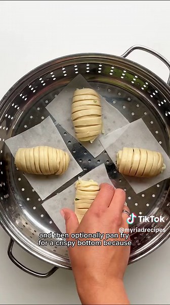 Delicious Cheesy Scallion Buns Recipe