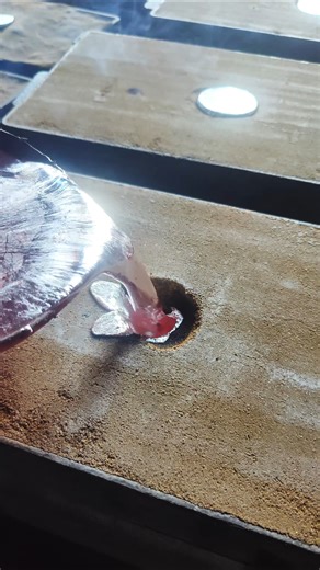 Hot Metal Aluminum Pour Foundry #satisfying