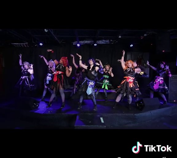 Remember when wildstars was THE edgy love live song? Now we have plenty more options but its still so good 👌 #cosplay #anime #umisonoda