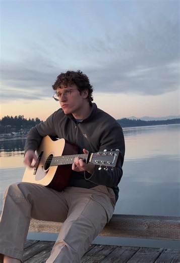 Roslyn- Bon Iver (song from twilight: new moon) #roslyn #twilight #twilightnewmoon #boniver #cover