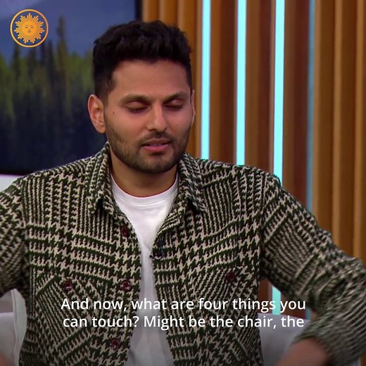 Mindfulness expert Jay Shetty guides the #CBSMornings audience through the ‘5-4-3-2-1’ method — a simple technique to ground your mind when it’s feeling anxious. https://cbsn.ws/34982l6 | CBS Mornings