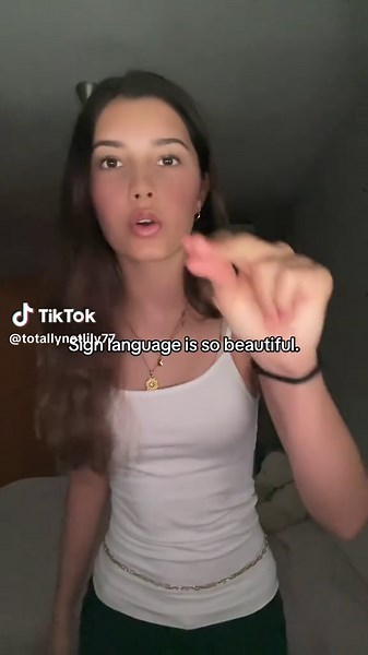 Really beautiful language 💖#signlanguage #sign#language #beautiful#scaredofmyownimage #girl #hobby#real#viral#tiktok#flypシ