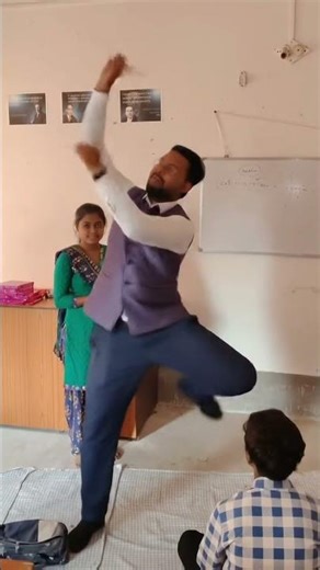 The dance 🤣🤣#dance #viral #funny #trending #dreamscreenai #cat #cute #edit #dbcoffen