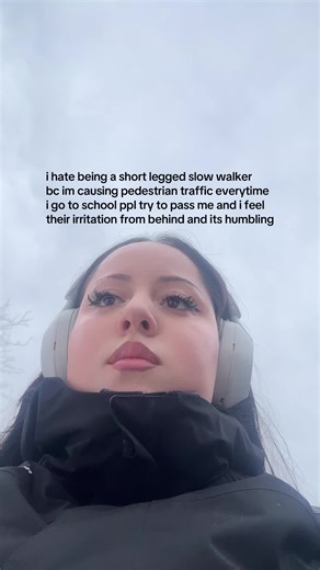 mtl ppl walk so damn fast my rear is too fat for that #leg | walk