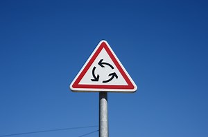 Kentucky Motorists Completely Bamboozled by Roundabout in Hilarious Video