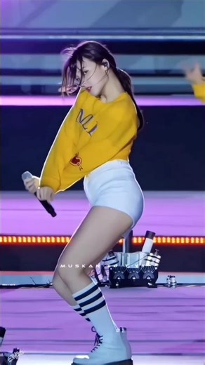 BTS V x Nancy momoland WhatsApp status #blackpink #kimtaehyung #shorts #vairalvideo #bts