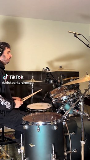 Creative Drum Play with a 4/4 Click Track