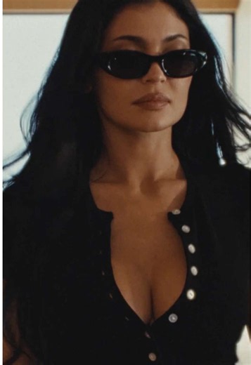 Meta Glasses by Kylie: Hands-Free Camera Glasses for Everyday Style