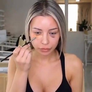 @ vanitymakeup (IG) shows how to use EVE PEARL Beauty Brands Salmon Concealer to cover redness or bruises! Perfect! Shop EvePearl.com ⚪✨!! Use code "Vanitymakeup" at checkout for a complimentary 20% off!! | EVE PEARL | Facebook