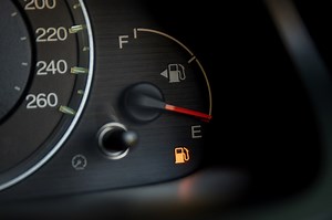 How much gas is really left in the tank when a car's low fuel light comes on?