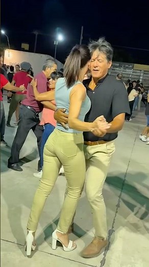 Excellent way to #dance #chamarrita #cumbias #standout #sonidonorte