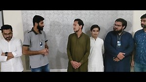 یہ حارث ہیں! حارث سیکنڈ ایئر کے بعد ایمپاورز کے ای بی سی ایگزیکٹو ( EBC -E) کورس سے ای بی سیکھنے لگے اور دو مہینے میں اپنا پہلا ڈالر بنالیا۔۔۔ الحمدللہ صرف چار مہینے میں ایمپاوررز کے سکس فگر کلب میں شامل ہو گئے! باقی انہی کی زبانی سنیے۔۔۔۔۔ Live sessions of the EBC New batch are starting this July 31st, 2023, to join you WhatsApp Hassan Grewal at 923327195240 | Empowerers