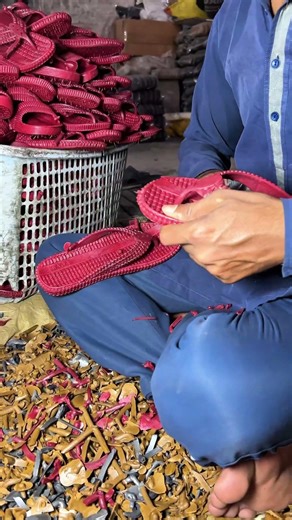 How Rubber Slippers Are Made | Full Factory Process Explained 👣