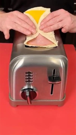 How Did I Know This Toaster Trick? 😮 #snacks