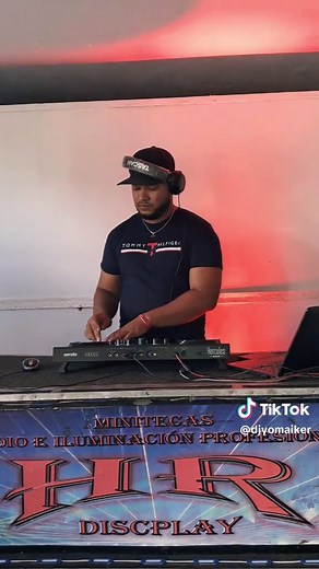 Dembow Mix: Energetic Latin Beats for Your Playlist