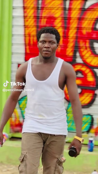 Muralist 🎨☝🏽#spraypaint #acrylicpaint #wall #wa #prime